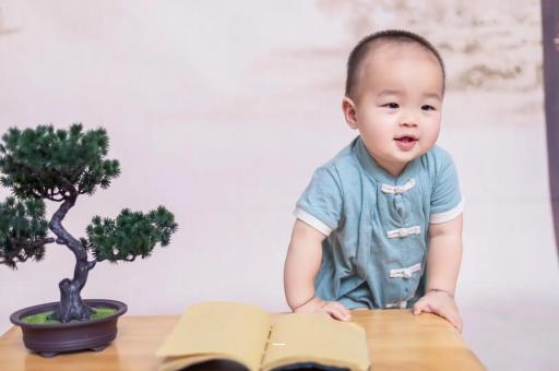 黄南宝宝爱吐奶是什么原因